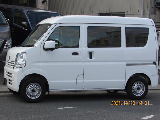 NV100クリッパーバン DX GLセーフティパッケージ 4WD キーレスエントリー エマージェンシーブレーキサポート 電動格納ミラー メモリーナビ(5枚目)