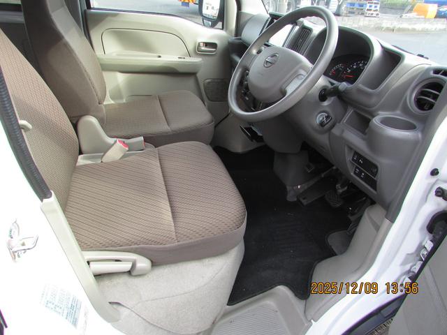 NV100クリッパーバン DX GLセーフティパッケージ 4WD キーレスエントリー エマージェンシーブレーキサポート 電動格納ミラー メモリーナビ(10枚目)