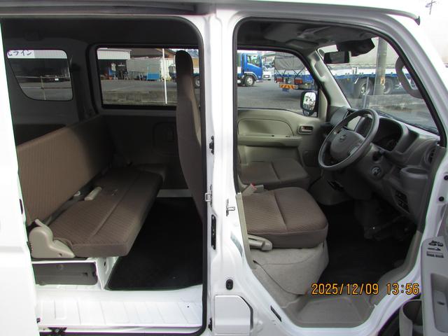 NV100クリッパーバン DX GLセーフティパッケージ 4WD キーレスエントリー エマージェンシーブレーキサポート 電動格納ミラー メモリーナビ(11枚目)