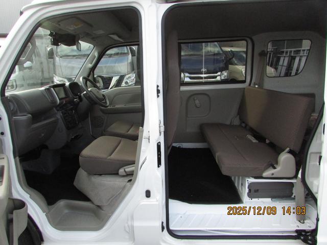 NV100クリッパーバン DX GLセーフティパッケージ 4WD キーレスエントリー エマージェンシーブレーキサポート 電動格納ミラー メモリーナビ(13枚目)