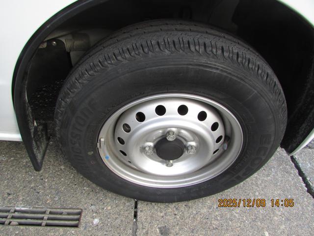 NV100クリッパーバン DX GLセーフティパッケージ 4WD キーレスエントリー エマージェンシーブレーキサポート 電動格納ミラー メモリーナビ(25枚目)