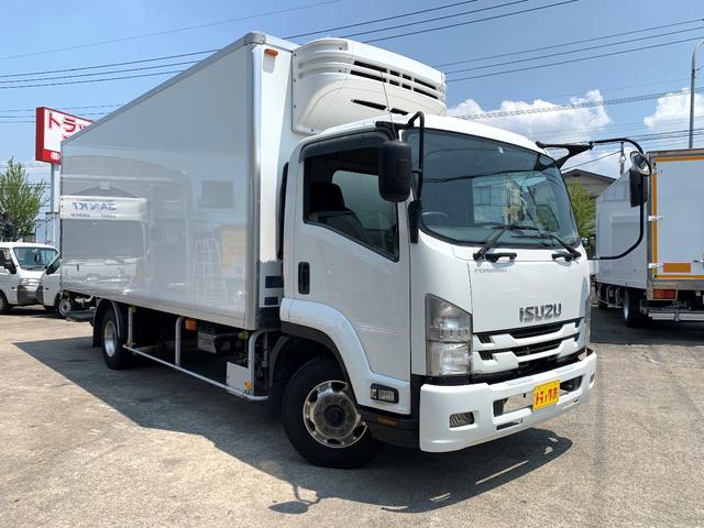 現行フロントグリル装・着格納ゲート付冷蔵冷凍車(2枚目)