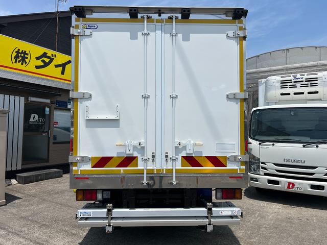 エルフトラック 　格納ゲート付ワイドロング冷凍車（3枚目）
