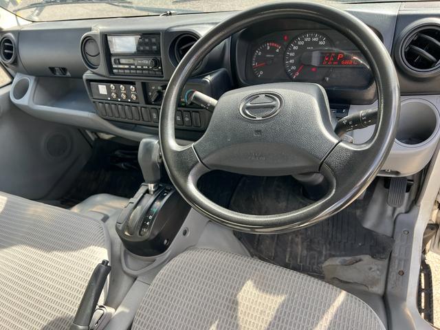 デュトロ セミロング 標準キャビン3.6mボディー冷凍車(11枚目)