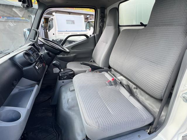 デュトロ セミロング 標準キャビン3.6mボディー冷凍車(13枚目)