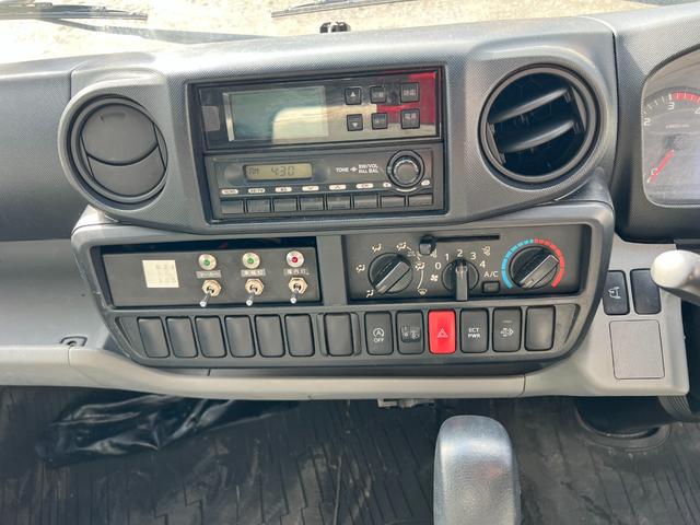 デュトロ セミロング 標準キャビン3.6mボディー冷凍車(15枚目)