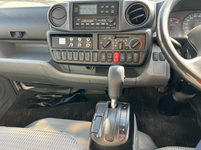 デュトロ セミロング 標準キャビン3.6mボディー冷凍車(17枚目)