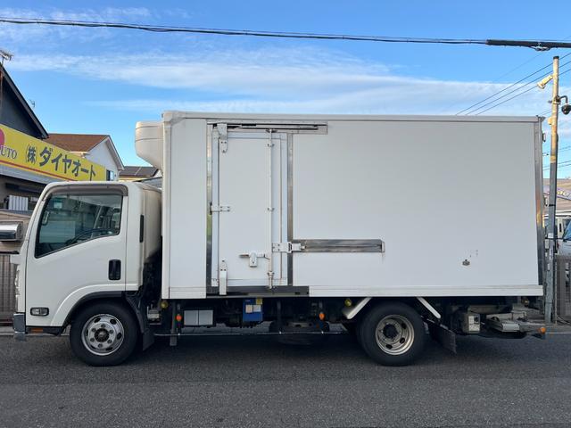 エルフトラック 格納ゲート・スタンバイ付き冷凍車(3枚目)