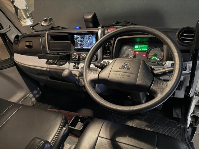 キャンター 全低床ダンプ　カスタムグレード・リアピン・シートキャリア（12枚目）