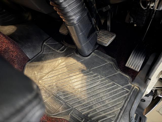 キャンター 全低床ダンプ　カスタムグレード・リアピン・シートキャリア（24枚目）