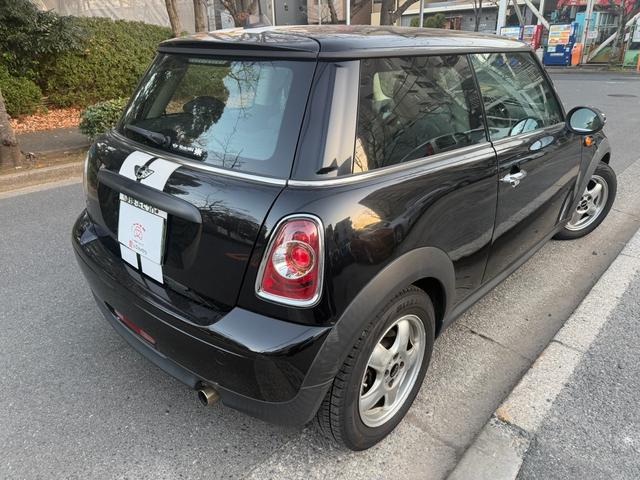 MINI ワン 修復歴無し6MTワンオーナー横浜ナンバースペアキーあり夏タイヤ付き(9枚目)