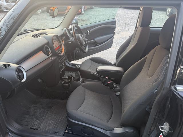 MINI ワン 修復歴無し6MTワンオーナー横浜ナンバースペアキーあり夏タイヤ付き(18枚目)