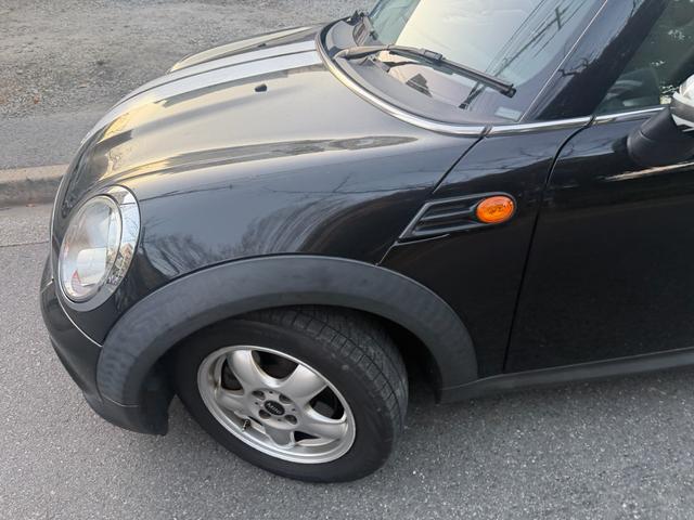 MINI ワン 修復歴無し6MTワンオーナー横浜ナンバースペアキーあり夏タイヤ付き(30枚目)