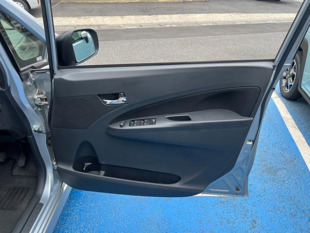 ムーヴ カスタム　ＲＳ　純正ＣＤ　ＵＳＢオーディオ　ターボ　オートライト　ＨＩＤヘッドライト　純正１５インチアルミホイール　ＭＯＭＯ製革巻ステアリング　スマートキー　アイドリングストップ　電動格納オートミラー　１オーナー（25枚目）