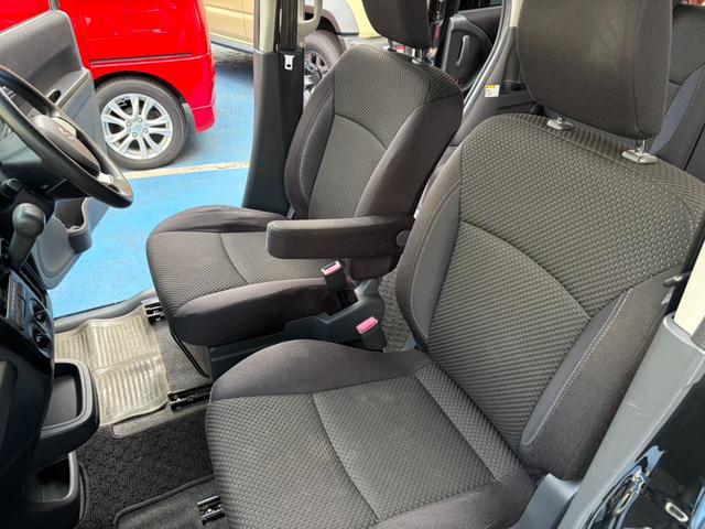 ソリオ Gリミテッド ワンセグナビ 左側パワースライドドア プッシュスタート スマートキー オートエアコン 電動格納ドアミラー ウォークスルー ETC 盗難防止装置 運転席・助手席エアバッグ ABS(16枚目)