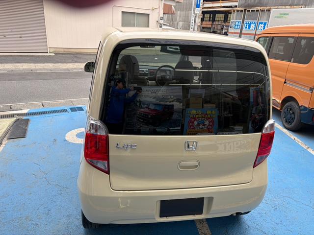 ライフ Ｃ　運転席／助手席エアバッグ　ＣＤオーディオ　ＡＢＳ　盗難防止システム　助手席エアバック　マニュアルエアコン　整備記録簿　パワステ　キーレスキー　運転席エアバック　ベンチシート　パワーウィンドウ（3枚目）