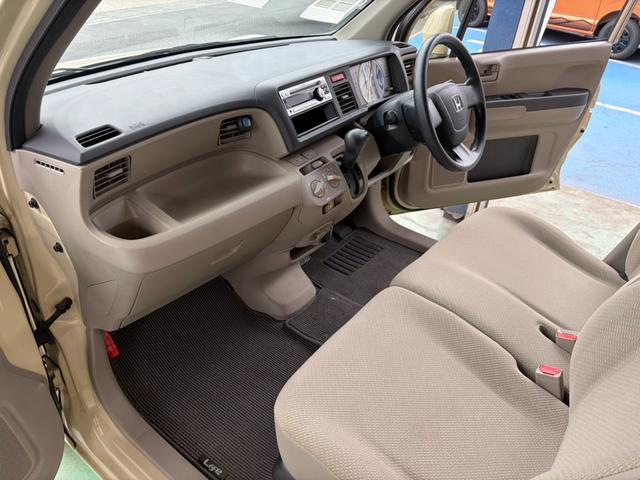 ライフ Ｃ　運転席／助手席エアバッグ　ＣＤオーディオ　ＡＢＳ　盗難防止システム　助手席エアバック　マニュアルエアコン　整備記録簿　パワステ　キーレスキー　運転席エアバック　ベンチシート　パワーウィンドウ（16枚目）
