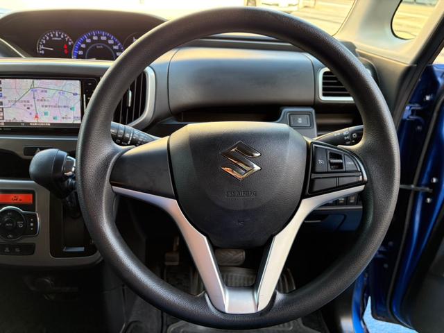 【クルーズコントロール】高速道路もラクラク走行。アクセルを離しても一定速度で走行ができ、長距離運転時の負担を軽減！加速・減速も簡単なスイッチ操作で調整できます。