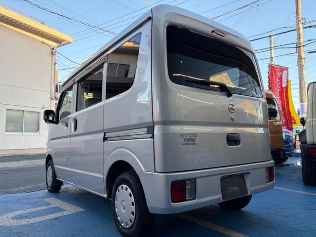 ＮＶ１００クリッパーバン ＧＸ　純正ＣＤオーディオ　ＥＴＣ　衝突被害軽減システム　パワーウインドウ　　　両側スライドドア　キーレスエントリー　電動格納ミラー　盗難防止システム　ＡＢＳ　エアコン　パワーステアリング　後席分割シート（11枚目）