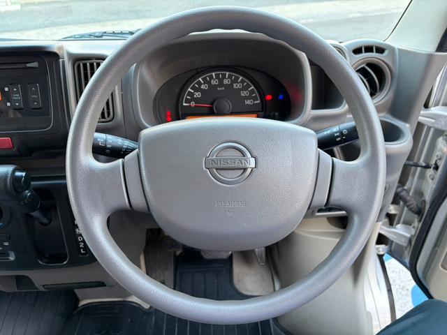 ＮＶ１００クリッパーバン ＧＸ　純正ＣＤオーディオ　ＥＴＣ　衝突被害軽減システム　パワーウインドウ　　　両側スライドドア　キーレスエントリー　電動格納ミラー　盗難防止システム　ＡＢＳ　エアコン　パワーステアリング　後席分割シート（15枚目）