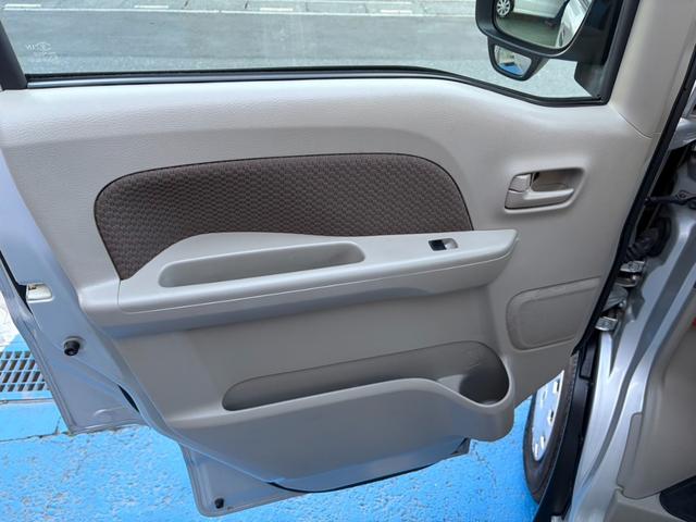 ＮＶ１００クリッパーバン ＧＸ　純正ＣＤオーディオ　ＥＴＣ　衝突被害軽減システム　パワーウインドウ　　　両側スライドドア　キーレスエントリー　電動格納ミラー　盗難防止システム　ＡＢＳ　エアコン　パワーステアリング　後席分割シート（23枚目）