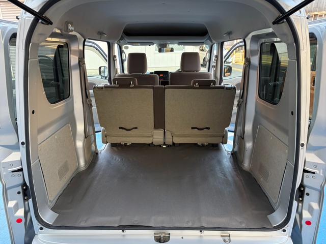 ＮＶ１００クリッパーバン ＧＸ　純正ＣＤオーディオ　ＥＴＣ　衝突被害軽減システム　パワーウインドウ　　　両側スライドドア　キーレスエントリー　電動格納ミラー　盗難防止システム　ＡＢＳ　エアコン　パワーステアリング　後席分割シート（25枚目）