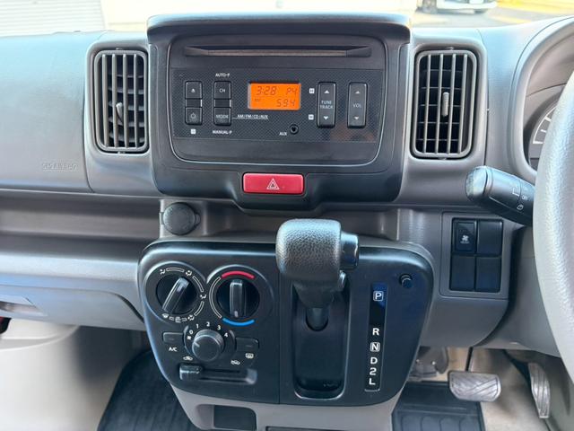 ＮＶ１００クリッパーバン ＧＸ　純正ＣＤオーディオ　ＥＴＣ　衝突被害軽減システム　パワーウインドウ　　　両側スライドドア　キーレスエントリー　電動格納ミラー　盗難防止システム　ＡＢＳ　エアコン　パワーステアリング　後席分割シート（31枚目）