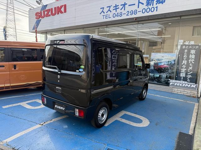 エブリイ PCリミテッド リースアップ車 純正CDオーディオ 前席パワーウィンドウ 両側スライド ETC 横滑り防止装置 オーバーヘッドシェルフ キーレスエントリー パワーステアリング マニュアルエアコン ABS(7枚目)