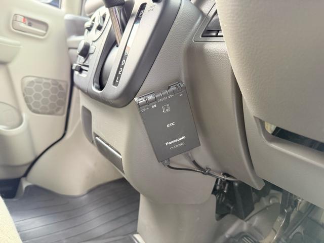 エブリイ PCリミテッド リースアップ車 純正CDオーディオ 前席パワーウィンドウ 両側スライド ETC 横滑り防止装置 オーバーヘッドシェルフ キーレスエントリー パワーステアリング マニュアルエアコン ABS(30枚目)