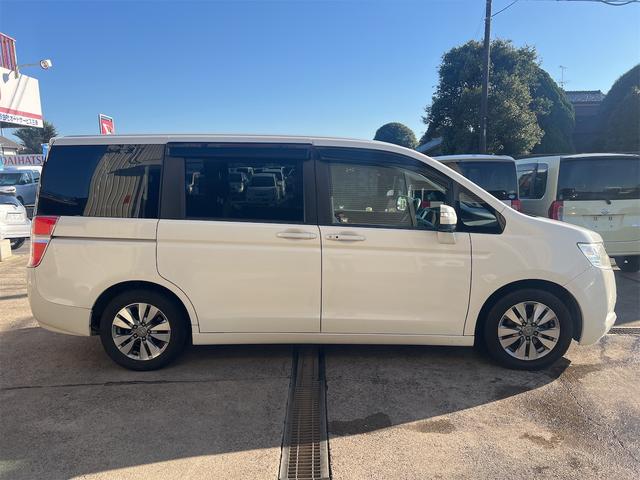 ステップワゴン G HDDナビ スマートスタイルエディション 純正ナビTV 後席モニター バックカメラ 両側電動スライドドア HID ETC スマートキー 3列シート アルミホイール CD DVD再生 USB 盗難防止システム 衝突安全ボディ 禁煙 無事故車(12枚目)