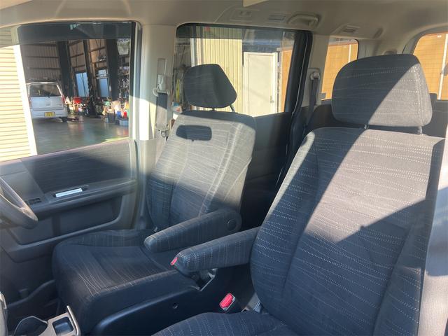 ステップワゴン G HDDナビ スマートスタイルエディション 純正ナビTV 後席モニター バックカメラ 両側電動スライドドア HID ETC スマートキー 3列シート アルミホイール CD DVD再生 USB 盗難防止システム 衝突安全ボディ 禁煙 無事故車(28枚目)