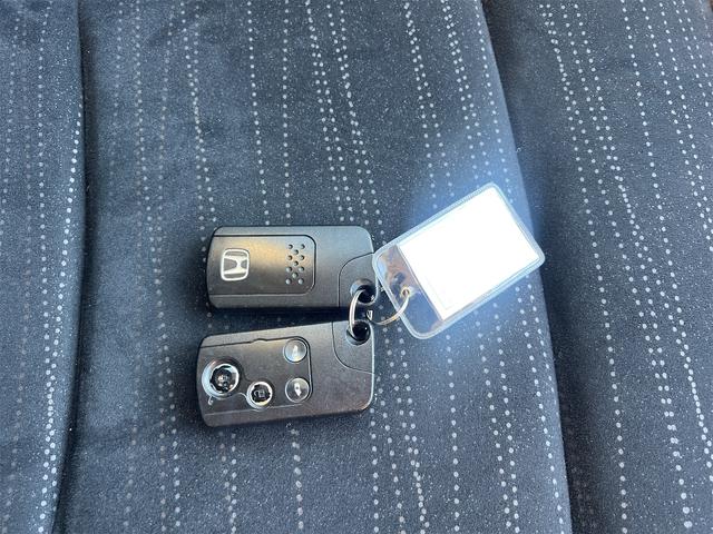 ステップワゴン G HDDナビ スマートスタイルエディション 純正ナビTV 後席モニター バックカメラ 両側電動スライドドア HID ETC スマートキー 3列シート アルミホイール CD DVD再生 USB 盗難防止システム 衝突安全ボディ 禁煙 無事故車(39枚目)