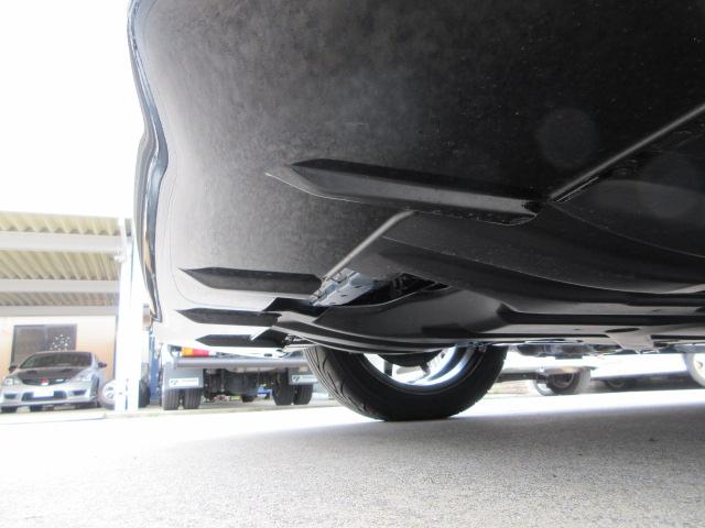 フロントバンパー下に擦り傷はございません。綺麗です