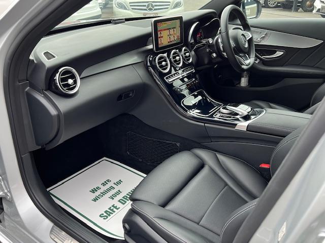 Ｃクラスステーションワゴン Ｃ１８０　ステーションワゴン　ローレウスエディション　ワンオーナー　禁煙車　保証書　手帳　取説　整備記録簿　スペアキー　ＲＳＰ　ヒーター付き黒革シート　スライディングルーフ　限定車　ＬＥＤライト（9枚目）