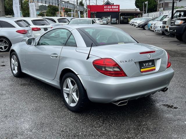 ＳＬＫ ＳＬＫ２００コンプレッサー　禁煙車　保証書　手帳　取説　整備記録簿　スペアキー　ヒーター付き黒革シート　走行２５０００キロ（4枚目）