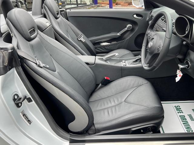 ＳＬＫ ＳＬＫ２００コンプレッサー　禁煙車　保証書　手帳　取説　整備記録簿　スペアキー　ヒーター付き黒革シート　走行２５０００キロ（14枚目）