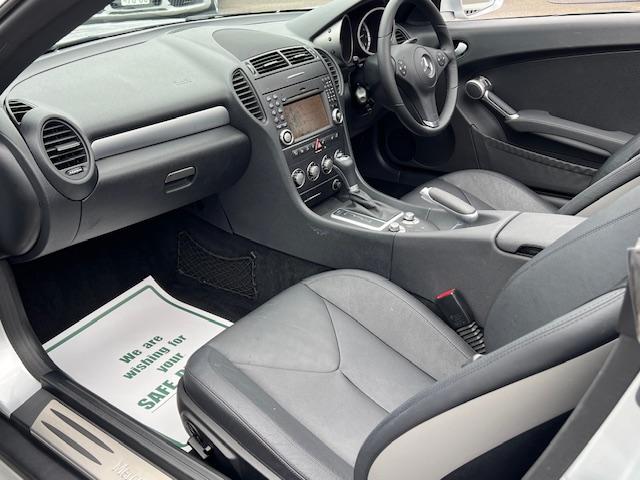 ＳＬＫ ＳＬＫ２００コンプレッサー　禁煙車　保証書　手帳　取説　整備記録簿　スペアキー　ヒーター付き黒革シート　走行２５０００キロ（19枚目）