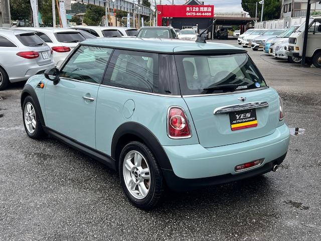 MINI ワン ワンオーナー 禁煙車 保証書 手帳 取説 整備記録簿 スペアキー ナビTV&バックカメラ ETC(10枚目)
