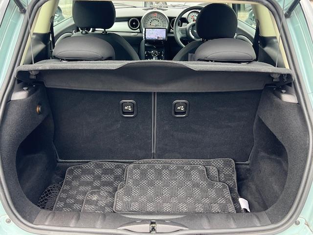 MINI ワン ワンオーナー 禁煙車 保証書 手帳 取説 整備記録簿 スペアキー ナビTV&バックカメラ ETC(11枚目)