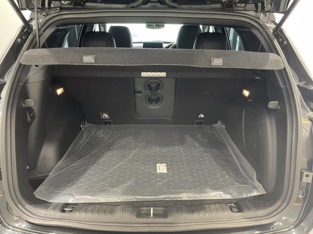 ジープ・コンパス リミテッド　認定中古車　ワンオーナー　ＥＴＣ２．０　ＡｐｐｌｅＣａｒＰｌａｙ　ＡｎｄｒｏｉｄＡｕｔｏ接続可能　置くだけ充電器　電動テールゲート　電動シート　リアエアコン吹き出し口（16枚目）