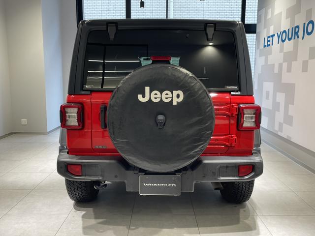 ジープ・ラングラーアンリミテッド スポーツ　認定中古車　ワンオーナー　ＥＴＣ　ドライブレコーダー前後　ブラックシートカバー（Ｄｏｔｔｙ）　ＡｐｐｌｅＣａｒＰｌａｙ　ＡｎｄｒｏｉｄＡｕｔｏ（14枚目）