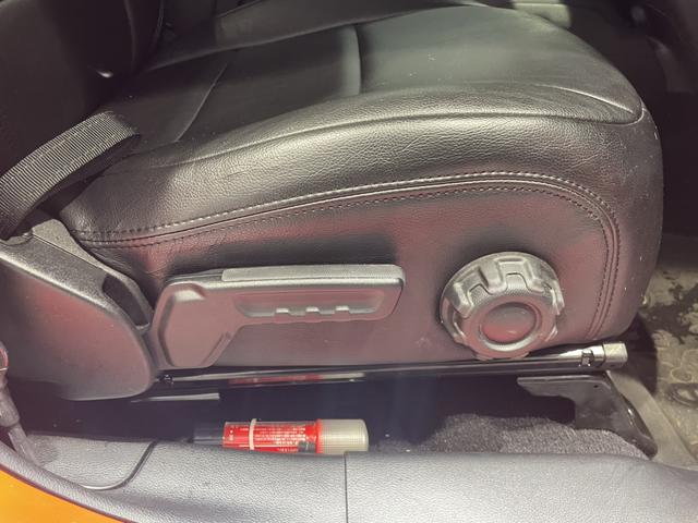 ジープ・ラングラーアンリミテッド スポーツ　認定中古車　ワンオーナー　ＥＴＣ　ドライブレコーダー前後　ブラックシートカバー（Ｄｏｔｔｙ）　ＡｐｐｌｅＣａｒＰｌａｙ　ＡｎｄｒｏｉｄＡｕｔｏ（27枚目）