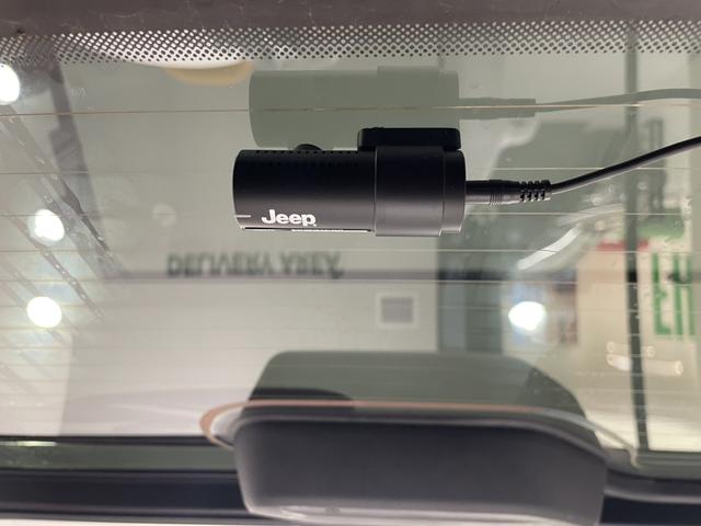 ジープ・ラングラーアンリミテッド スポーツ　認定中古車　ワンオーナー　ＥＴＣ　ドライブレコーダー前後　ブラックシートカバー（Ｄｏｔｔｙ）　ＡｐｐｌｅＣａｒＰｌａｙ　ＡｎｄｒｏｉｄＡｕｔｏ（62枚目）