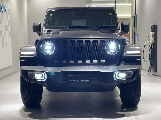 ジープ・ラングラーアンリミテッド サハラ　認定中古車　ワンオーナー　ＥＴＣ２．０　ドライブレコーダー前後　ＡｐｐｌｅＣａｒＰｌａｙ　ＡｎｄｒｏｉｄＡｕｔｏ　ＴＶチューナー（3枚目）