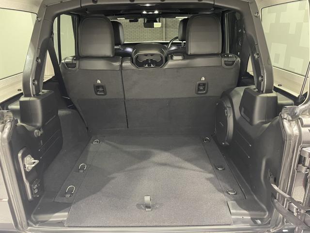 ジープ・ラングラーアンリミテッド サハラ　認定中古車　ワンオーナー　ＥＴＣ２．０　ドライブレコーダー前後　ＡｐｐｌｅＣａｒＰｌａｙ　ＡｎｄｒｏｉｄＡｕｔｏ　ＴＶチューナー（18枚目）