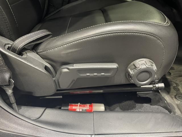 ジープ・ラングラーアンリミテッド サハラ　認定中古車　ワンオーナー　ＥＴＣ２．０　ドライブレコーダー前後　ＡｐｐｌｅＣａｒＰｌａｙ　ＡｎｄｒｏｉｄＡｕｔｏ　ＴＶチューナー（27枚目）