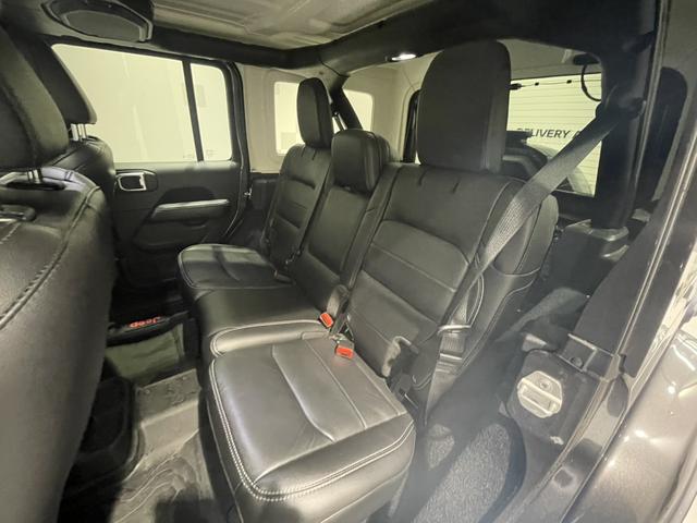 ジープ・ラングラーアンリミテッド サハラ　認定中古車　ワンオーナー　ＥＴＣ２．０　ドライブレコーダー前後　ＡｐｐｌｅＣａｒＰｌａｙ　ＡｎｄｒｏｉｄＡｕｔｏ　ＴＶチューナー（30枚目）