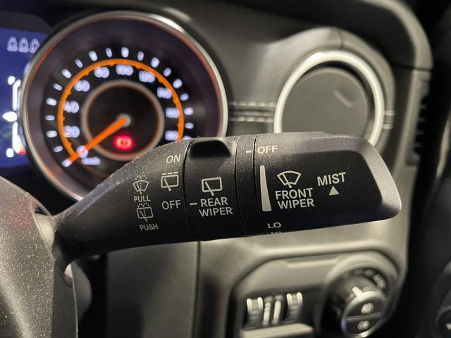 ジープ・ラングラーアンリミテッド サハラ　認定中古車　ワンオーナー　ＥＴＣ２．０　ドライブレコーダー前後　ＡｐｐｌｅＣａｒＰｌａｙ　ＡｎｄｒｏｉｄＡｕｔｏ　ＴＶチューナー（36枚目）