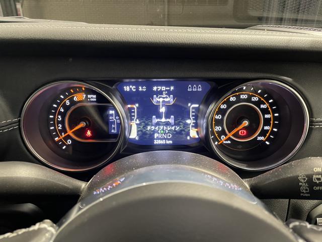 ジープ・ラングラーアンリミテッド サハラ　認定中古車　ワンオーナー　ＥＴＣ２．０　ドライブレコーダー前後　ＡｐｐｌｅＣａｒＰｌａｙ　ＡｎｄｒｏｉｄＡｕｔｏ　ＴＶチューナー（39枚目）