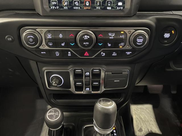 ジープ・ラングラーアンリミテッド サハラ　認定中古車　ワンオーナー　ＥＴＣ２．０　ドライブレコーダー前後　ＡｐｐｌｅＣａｒＰｌａｙ　ＡｎｄｒｏｉｄＡｕｔｏ　ＴＶチューナー（48枚目）
